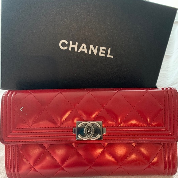 ♦️♦️Chanel Quilted Boy Long Flap Matelasse Patented leather Wallet - Picture 1 of 5